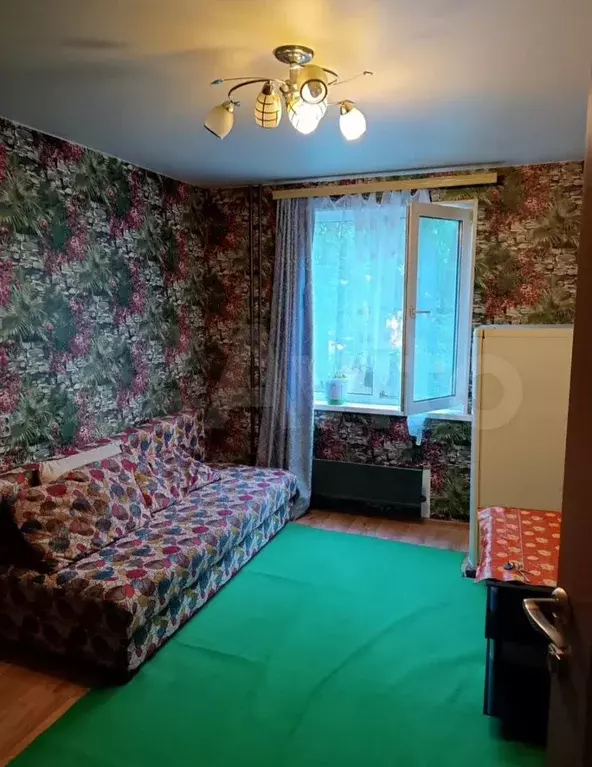 Комната 10,4 м в 3-к., 1/9 эт. - Фото 0
