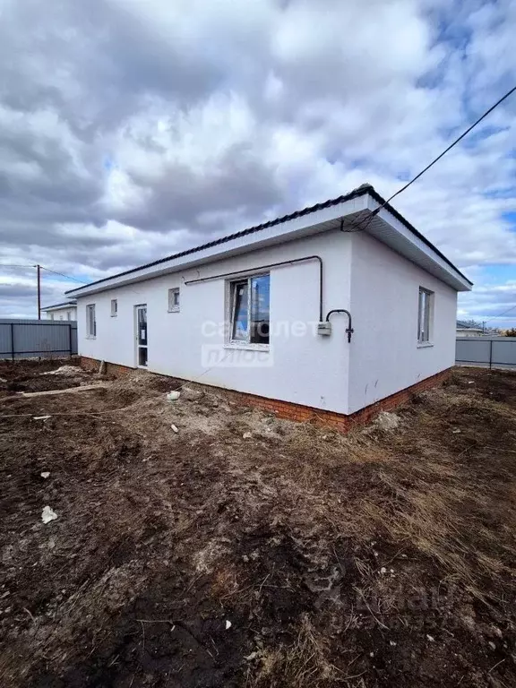 Дом в Курская область, Курский район, Нижнемедведицкий сельсовет, д. ... - Фото 0