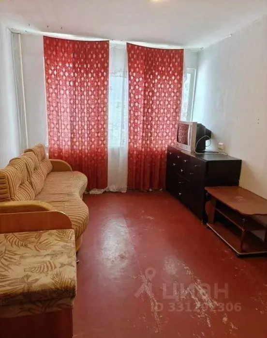 1-к кв. Ленинградская область, Тихвин 6-й мкр, 10 (30.0 м) - Фото 1