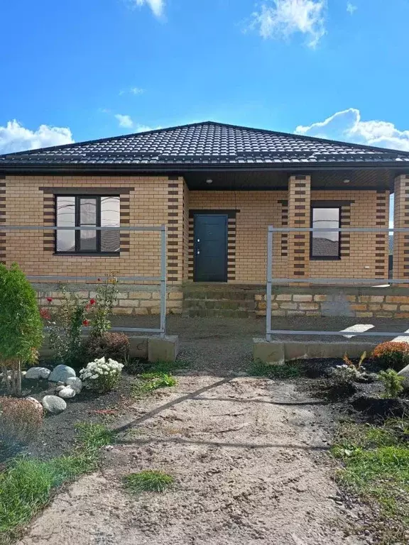 Дом в Ставропольский край, Михайловск Шпаковский район, ул. Ивана ... - Фото 1