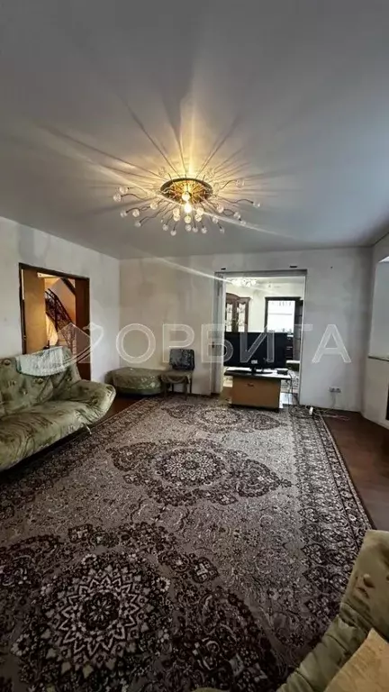 Дом в Тюменская область, Тюмень ул. Демократическая, 34 (200 м) - Фото 1