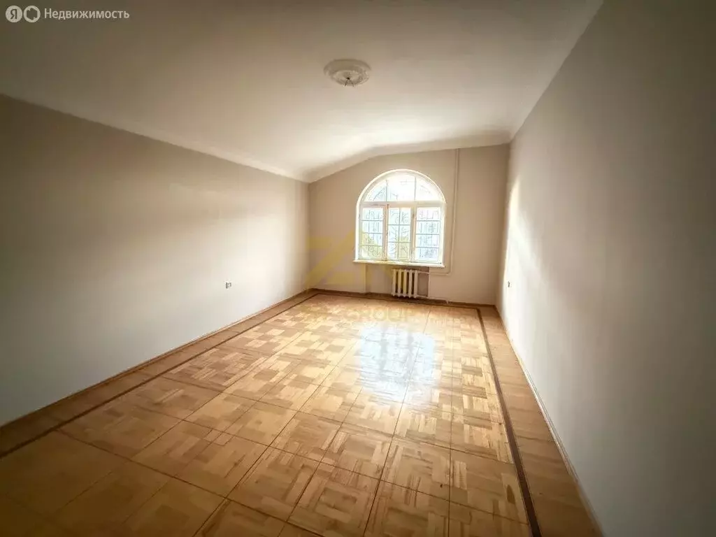 Дом в Махачкала, Студенческая улица (700 м) - Фото 1