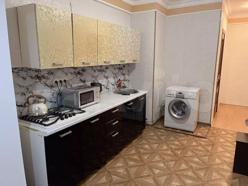 2-к. квартира, 60 м, 6/9 эт. - Фото 0