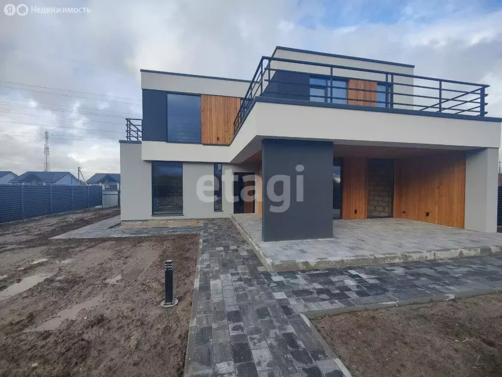 Дом в Зеленоградск, улица Василия Чернова (205.6 м) - Фото 1