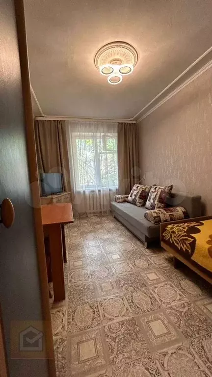 Комната 14 м в 3-к., 1/5 эт. - Фото 1