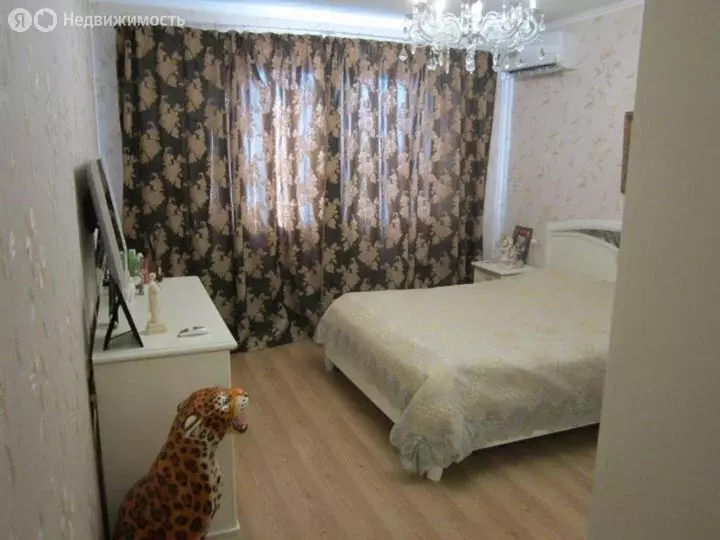 2-комнатная квартира: Семикаракорск, проспект Бориса Куликова, 28 (67 ... - Фото 0