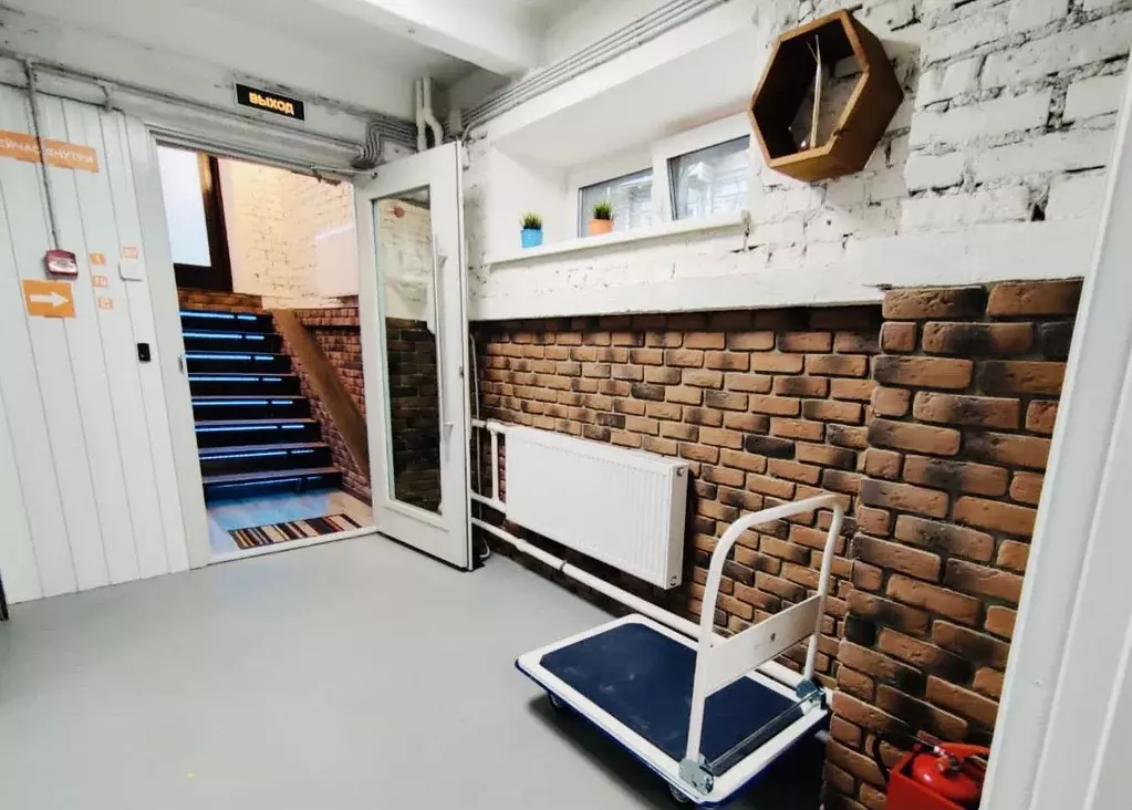 Склад в Санкт-Петербург 2-й Муринский просп., 34к1 (100 м) - Фото 1