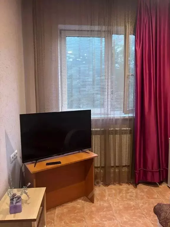 Комната Тюменская область, Тюмень ул. Ватутина, 11 - Фото 2