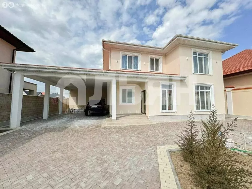 Дом в село Мирное, Речная улица, 18 (203.6 м) - Фото 1