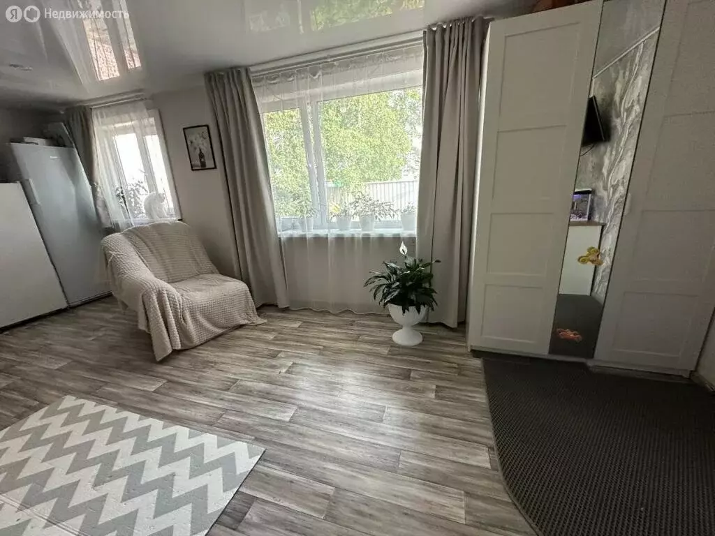 Дом в Лозовое, улица 1 Микрорайон (72 м) - Фото 1