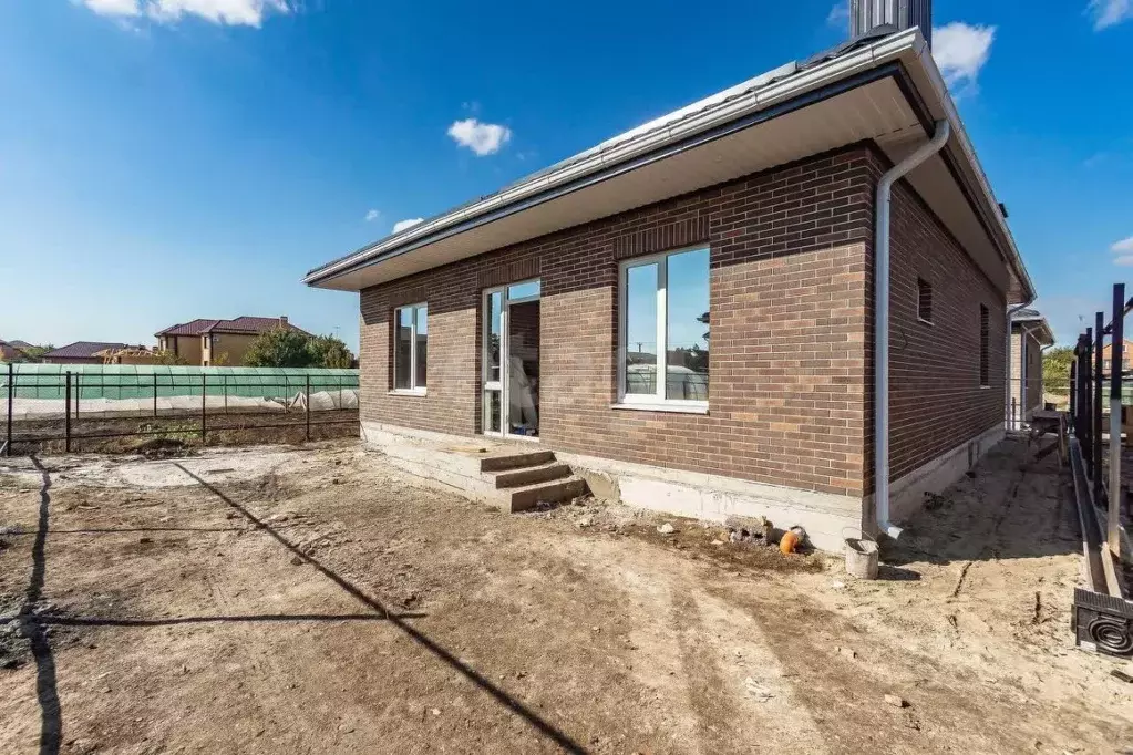 Дом в Ростовская область, Батайск Крымская ул. (100 м) - Фото 1