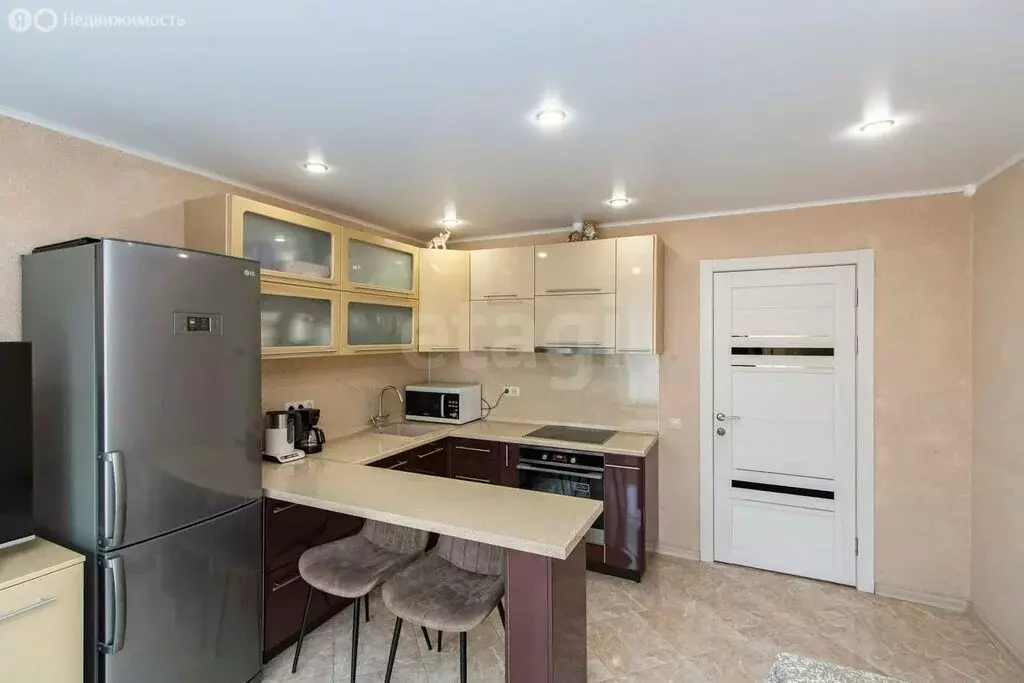 3-комнатная квартира: Богандинский, улица Энергетиков, 12 (56 м) - Фото 1