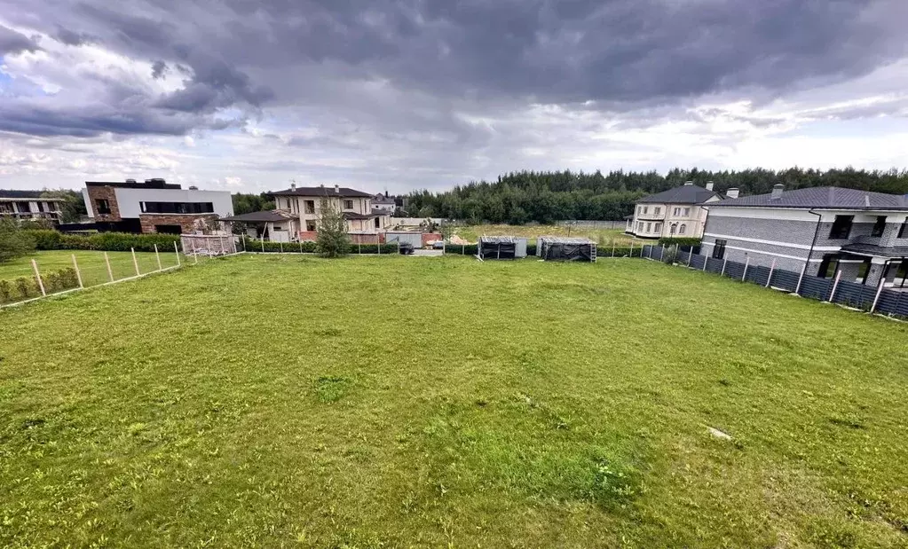 Участок в Московская область, Красногорск городской округ, д. ... - Фото 1