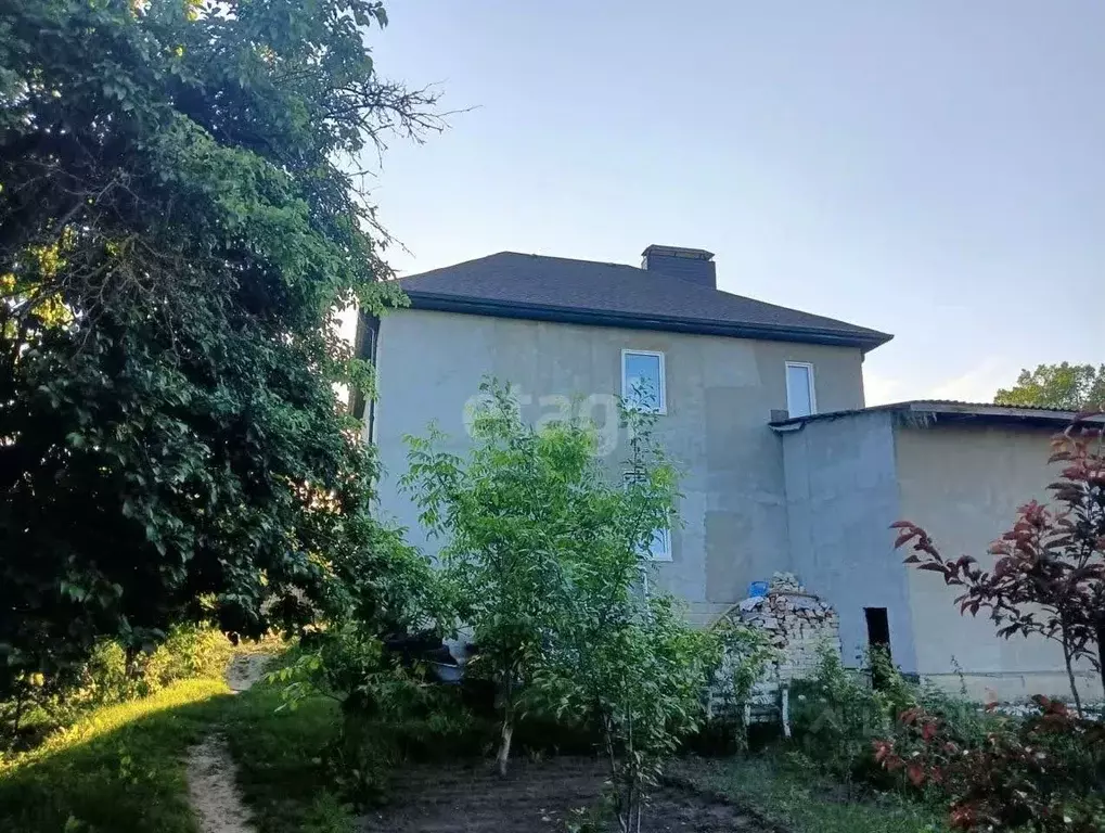 Дом в Белгородская область, Белгород Индустриальная ул., 66 (250 м) - Фото 1