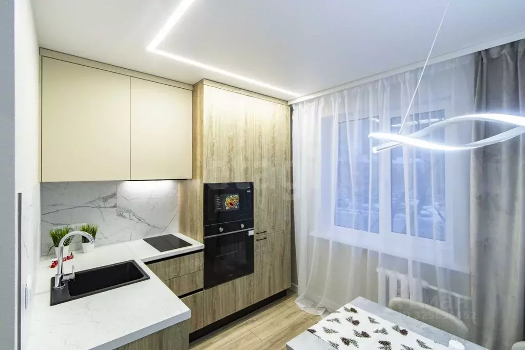 2-к кв. Тюменская область, Тюмень Профсоюзная ул., 70 (50.2 м) - Фото 1