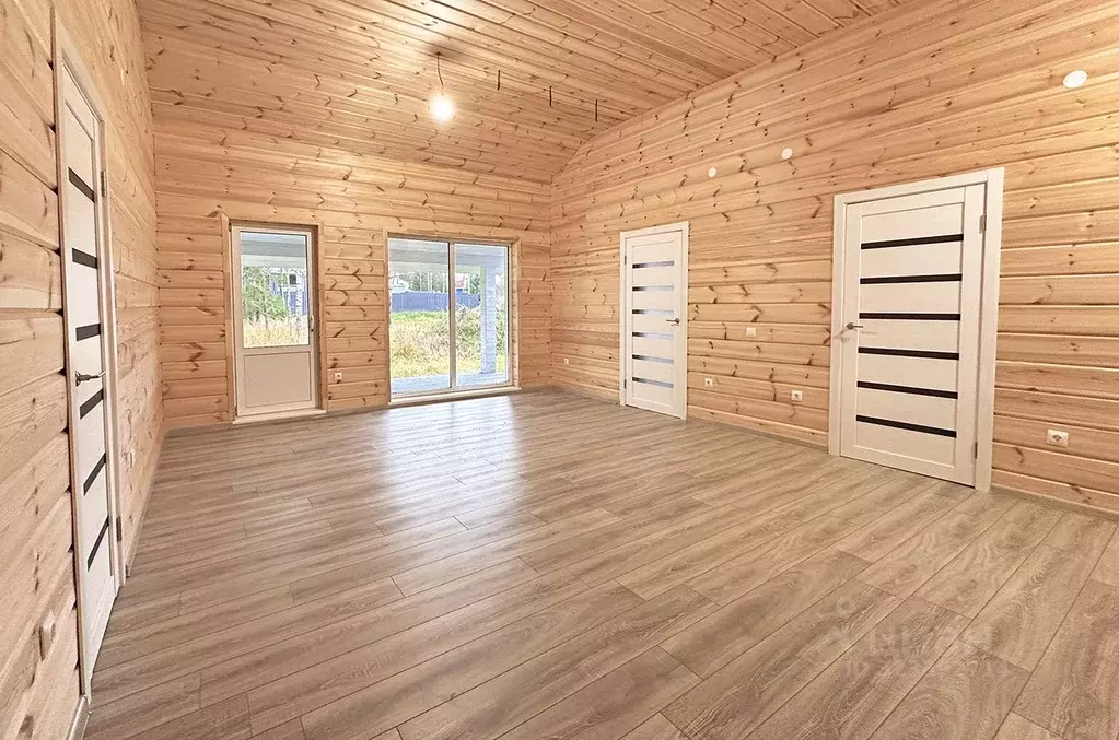 Дом в Ленинградская область, Выборгский район, Рощинское городское ... - Фото 2