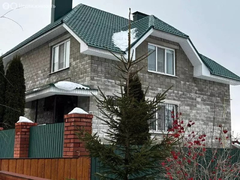 Дом в Кинель, посёлок Елшняги, Луганская улица, 32 (300 м) - Фото 1