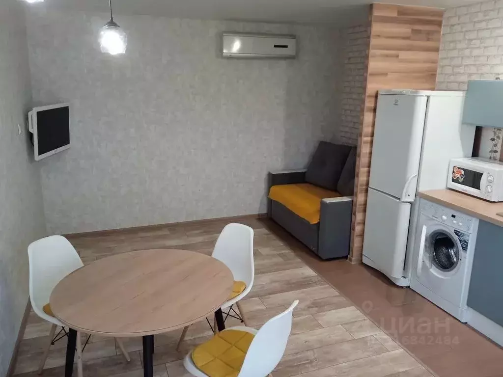 2-к кв. Краснодарский край, Геленджик Севастопольская ул., 58 (40.0 м) - Фото 1