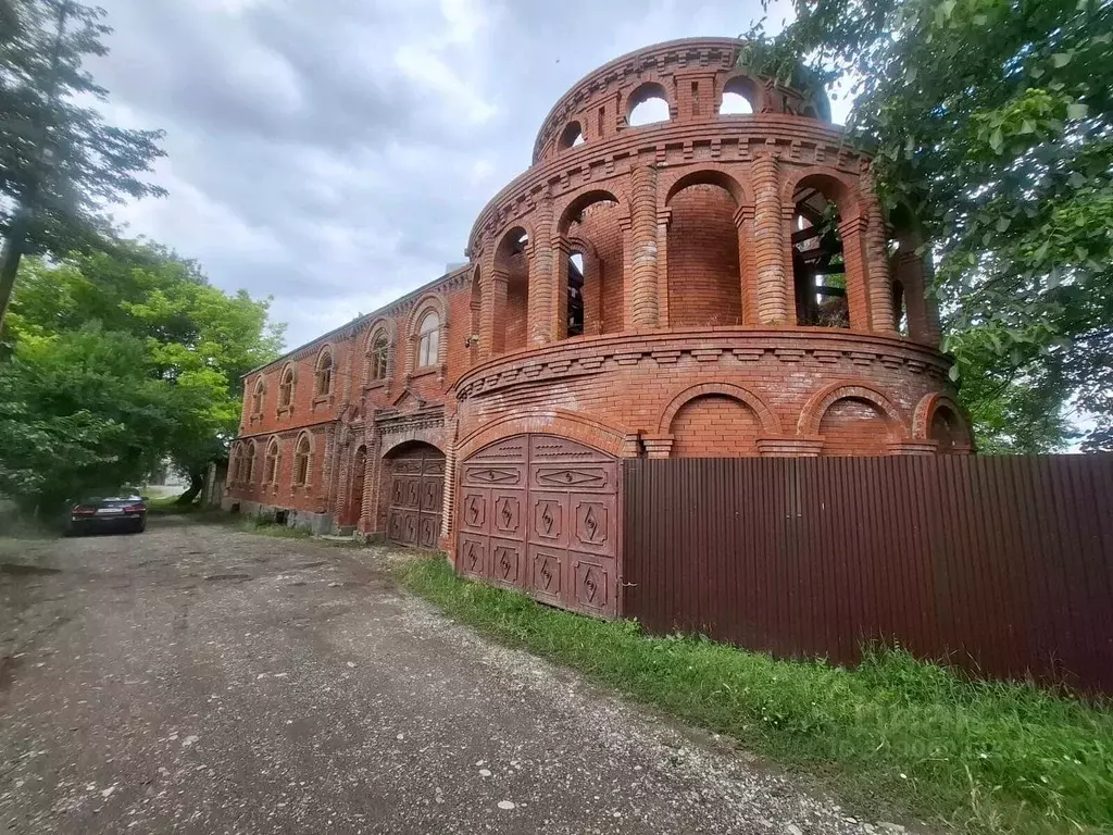 Дом в Чеченская республика, Шали Шалинский район, пер. Мазаева (1100 ... - Фото 0