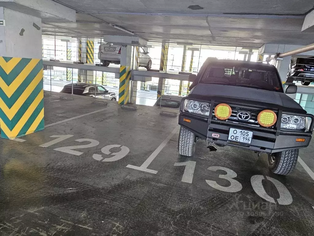 Гараж в Свердловская область, Екатеринбург ул. Евгения Савкова, 21 (14 ... - Фото 1