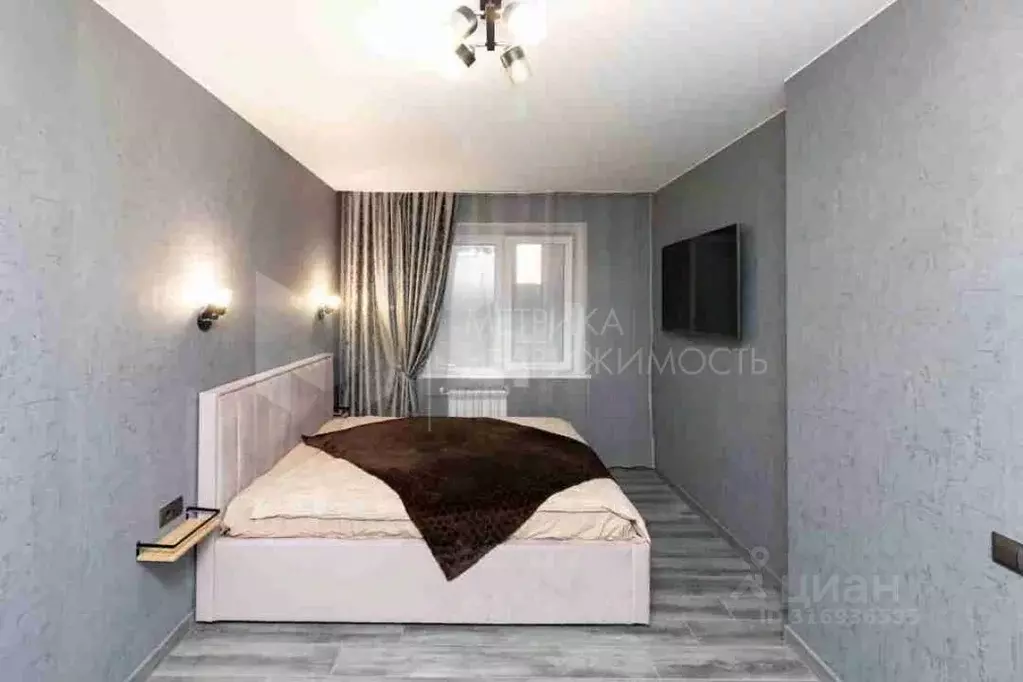 3-к кв. Тюменская область, Тюмень ул. Мельникайте, 32 (79.0 м) - Фото 0