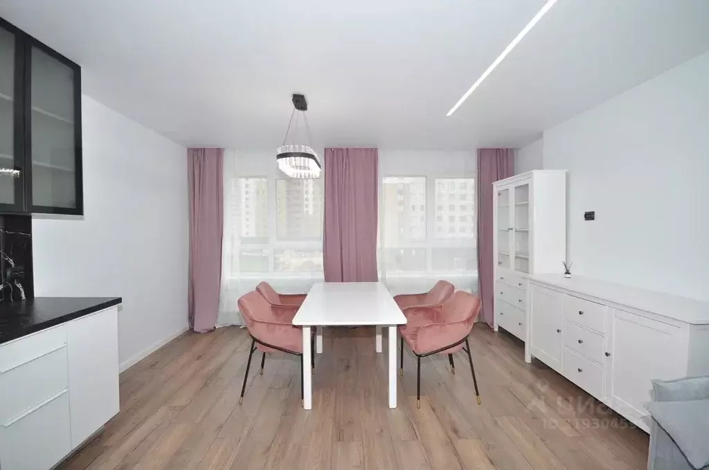 2-к кв. Татарстан, Казань ул. Братьев Батталовых, 20А (60.0 м) - Фото 0