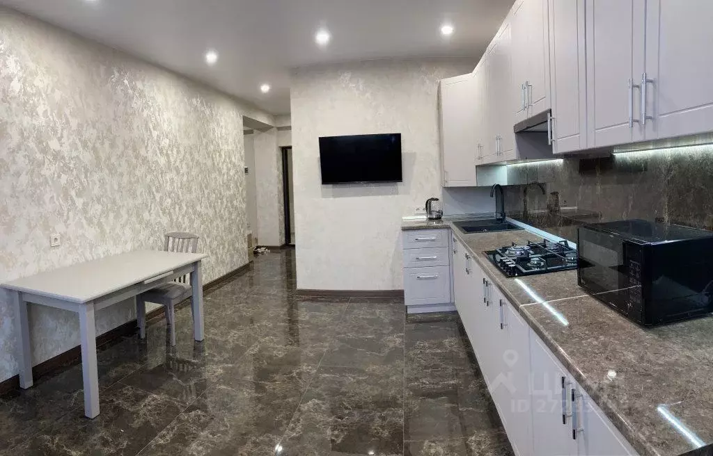 2-к кв. Ставропольский край, Ессентуки Пятигорская ул., 9/1 (70.0 м) - Фото 1