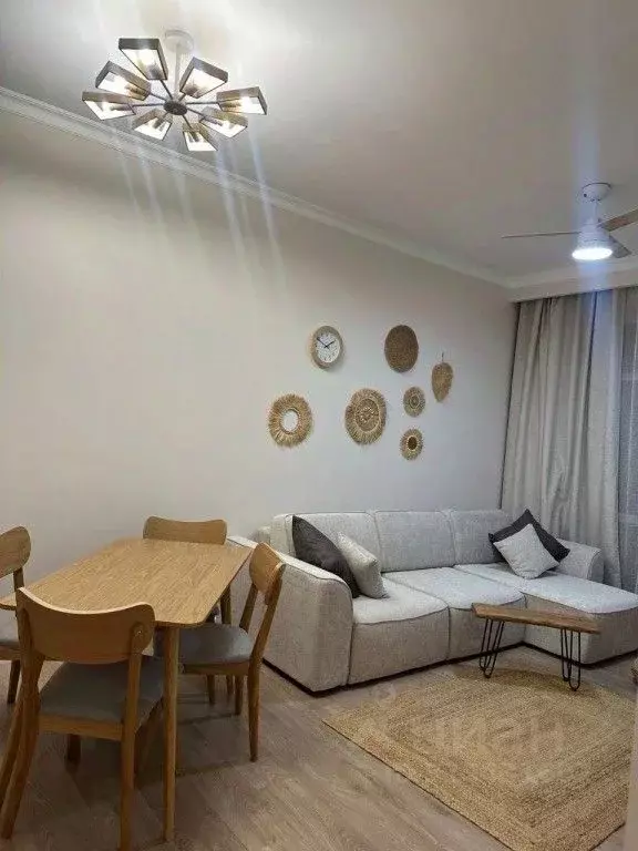 1-к кв. Тюменская область, Тюмень ул. Эльвиры Федоровой, 1 (50.0 м) - Фото 0