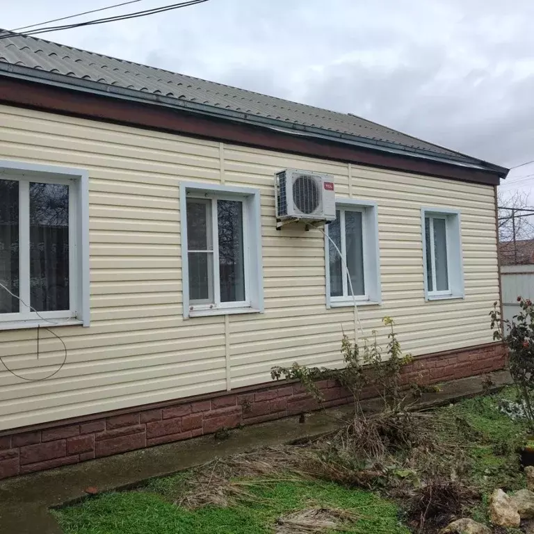 Дом в Краснодарский край, Щербиновский район, Старощербиновская ст-ца ... - Фото 1