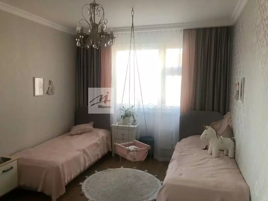 Продается 4-комнатная квартира - Фото 1