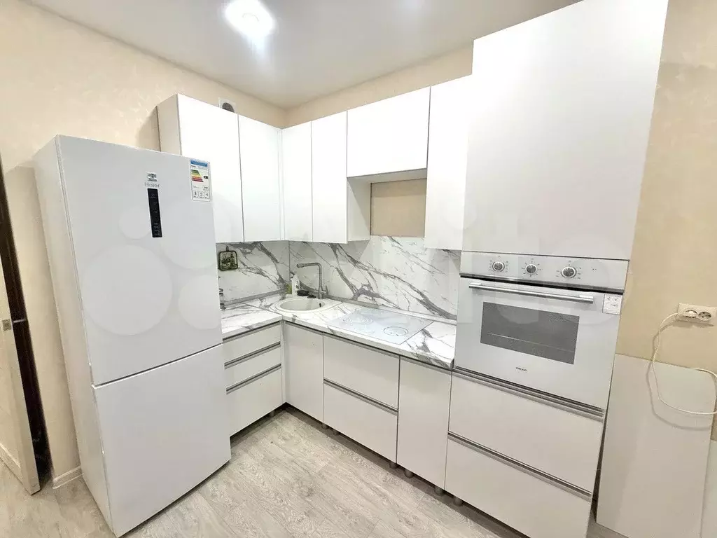 1-к. квартира, 42,1 м, 9/18 эт. - Фото 0