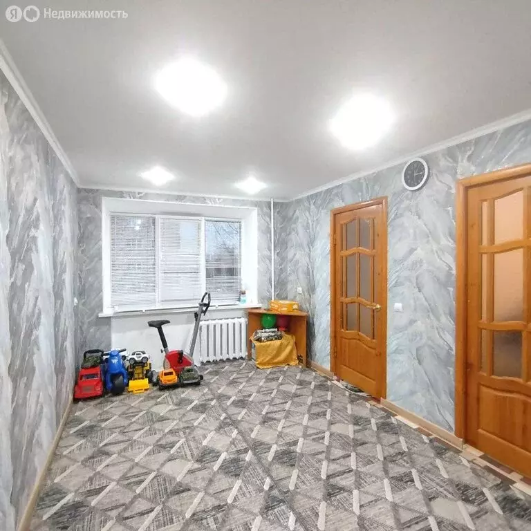 3-комнатная квартира: Шарья, улица имени 50-летия Советской Власти, 33 ... - Фото 2