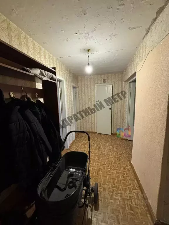 3-к кв. Калмыкия, пос. Ики-Бурул ул. Октябрьская (72.2 м) - Фото 0