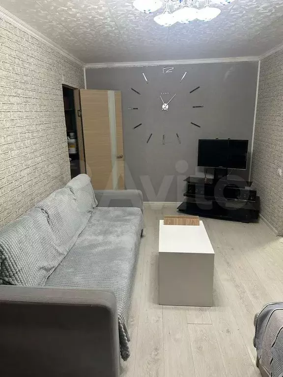 2-к. квартира, 42 м, 1/5 эт. - Фото 0
