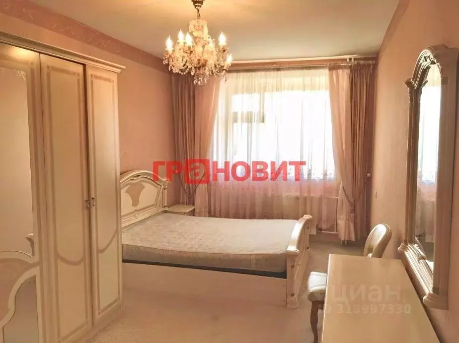 3-к кв. Новосибирская область, Новосибирск ул. Крылова, 48 (104.2 м) - Фото 0