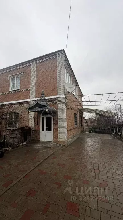 Дом в Ростовская область, Азов Азовский район, Карьерный пер. (204 м) - Фото 1