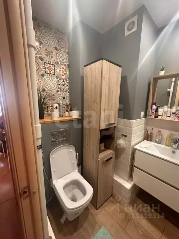 2-к кв. Свердловская область, Екатеринбург ул. Краснолесья, 76 (61.5 ... - Фото 1