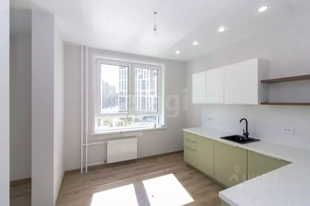 3-к кв. Тюменская область, Тюмень ул. Фармана Салманова, 21 (60.2 м) - Фото 1