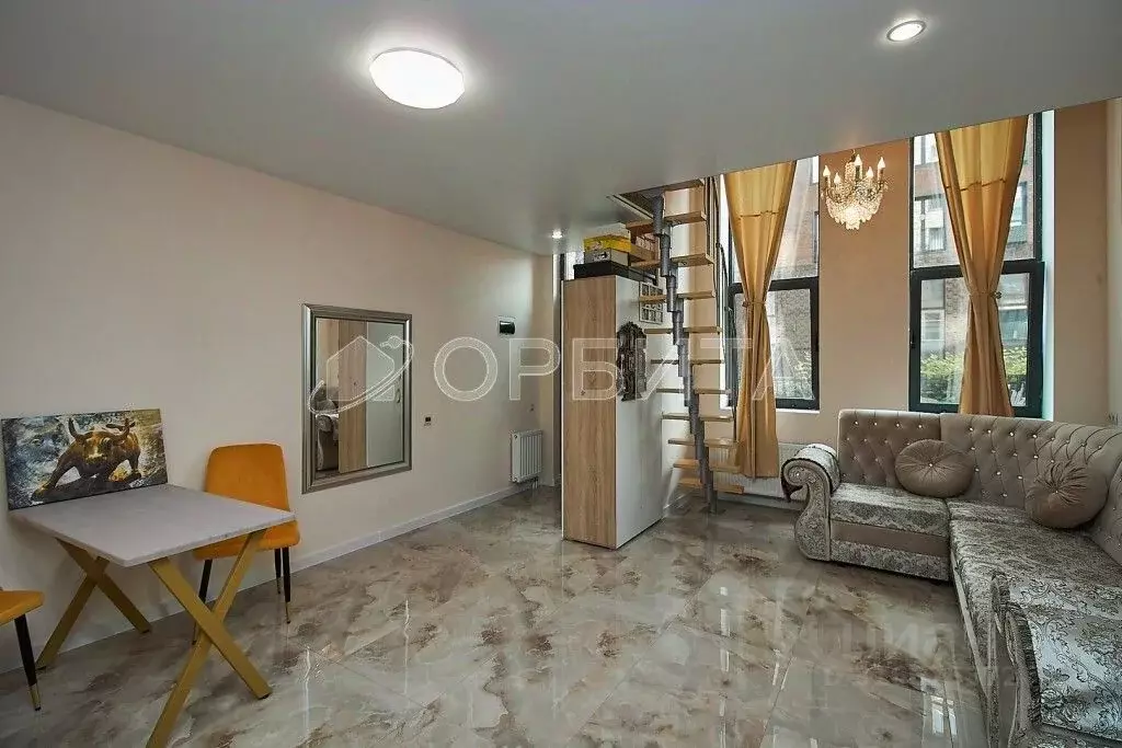 2-к кв. Тюменская область, Тюмень ул. Усиевича, 16 (83.0 м) - Фото 1