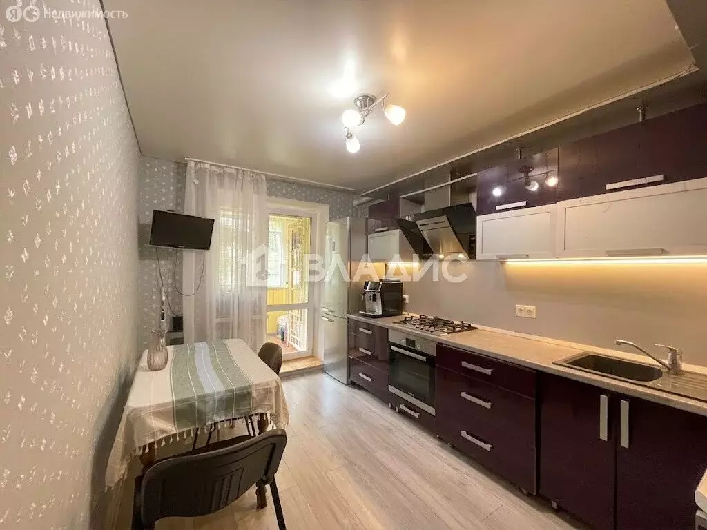 2-комнатная квартира: Смоленск, Кловская улица, 23А (65 м) - Фото 1