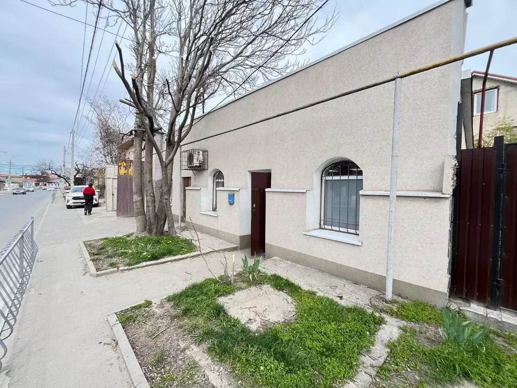 Помещение свободного назначения в Крым, Симферополь ул. Русская, 3 (66 ... - Фото 0