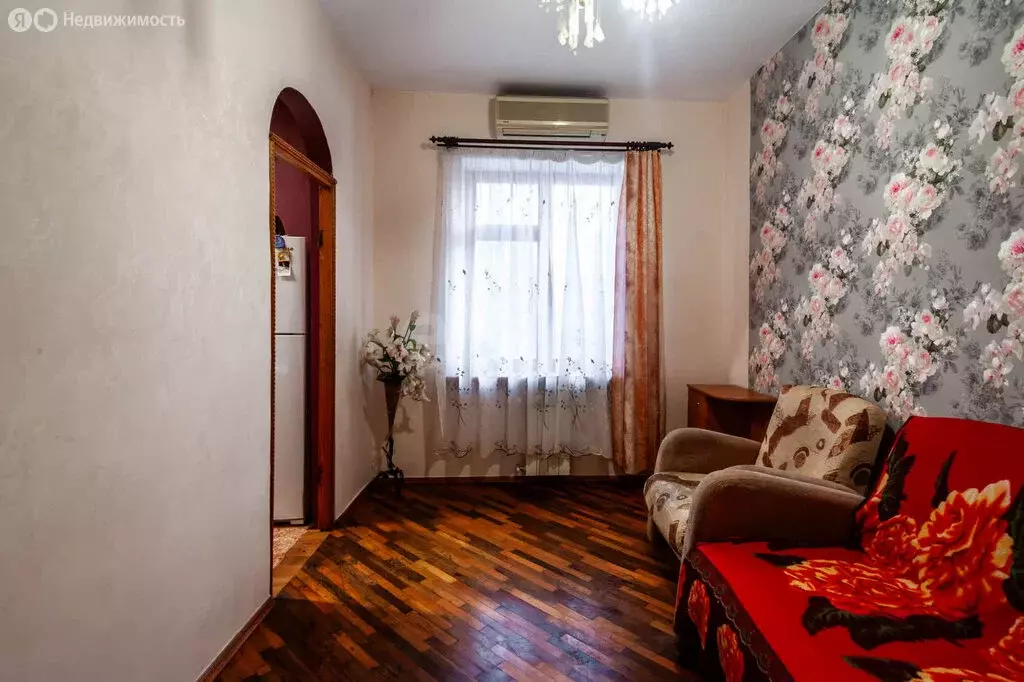3-комнатная квартира: Севастополь, улица Короленко, 2 (69.5 м) - Фото 1