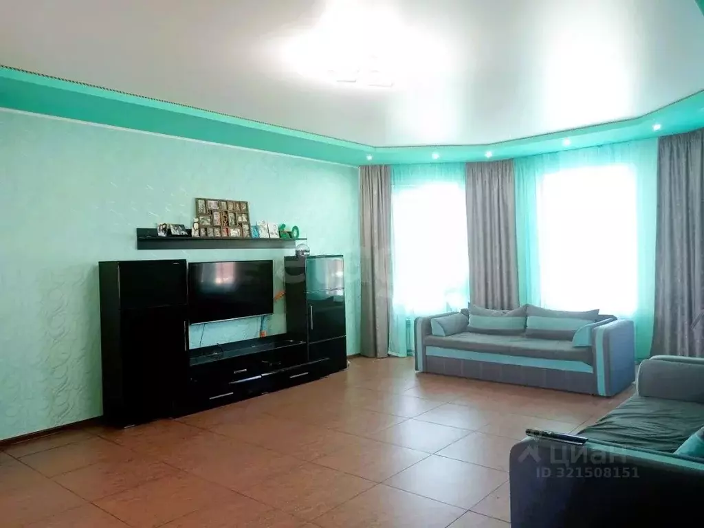 Дом в Белгородская область, Чернянский район, Ездоченское с/пос, с. ... - Фото 1