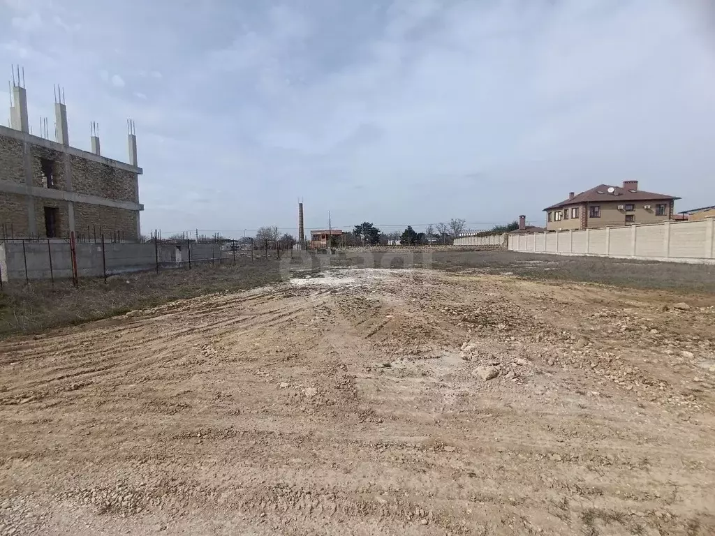 Участок в Крым, Евпатория городской округ, Заозерное пгт ул. ... - Фото 1