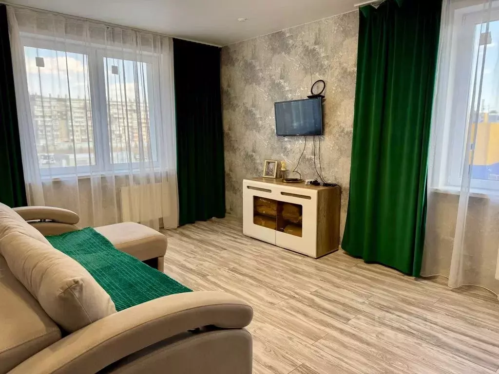 2-к кв. Красноярский край, Красноярск ул. Петра Ломако, 1А (58.0 м) - Фото 1