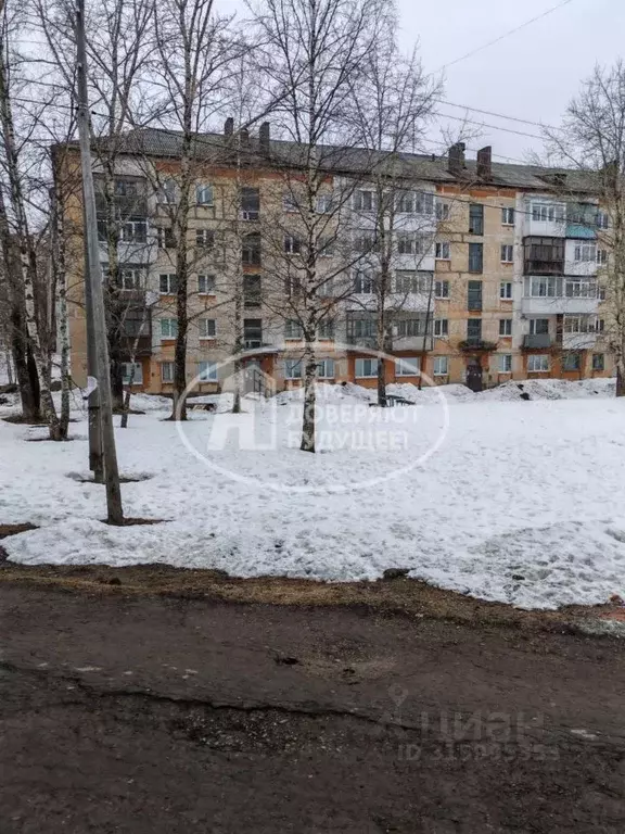 3-к кв. Пермский край, Губаха ул. Дегтярева, 4А (58.6 м) - Фото 1