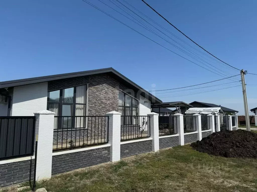 Дом в Крым, Феодосия Колос СПК, ул. Победы (126 м) - Фото 1