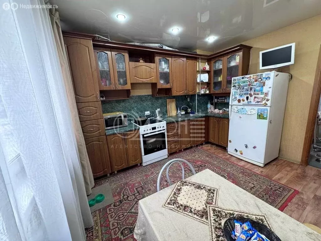 2-комнатная квартира: Бийск, улица Георгия Прибыткова, 3 (50 м) - Фото 0