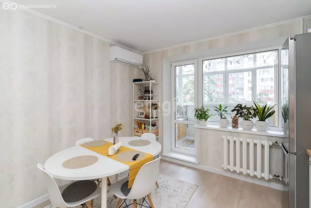 2-комнатная квартира: Тюмень, улица Николая Семёнова, 27к2 (66.2 м) - Фото 2