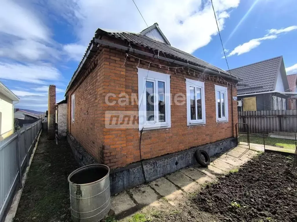 Дом в Краснодарский край, Апшеронск ул. Короленко (99 м) - Фото 1